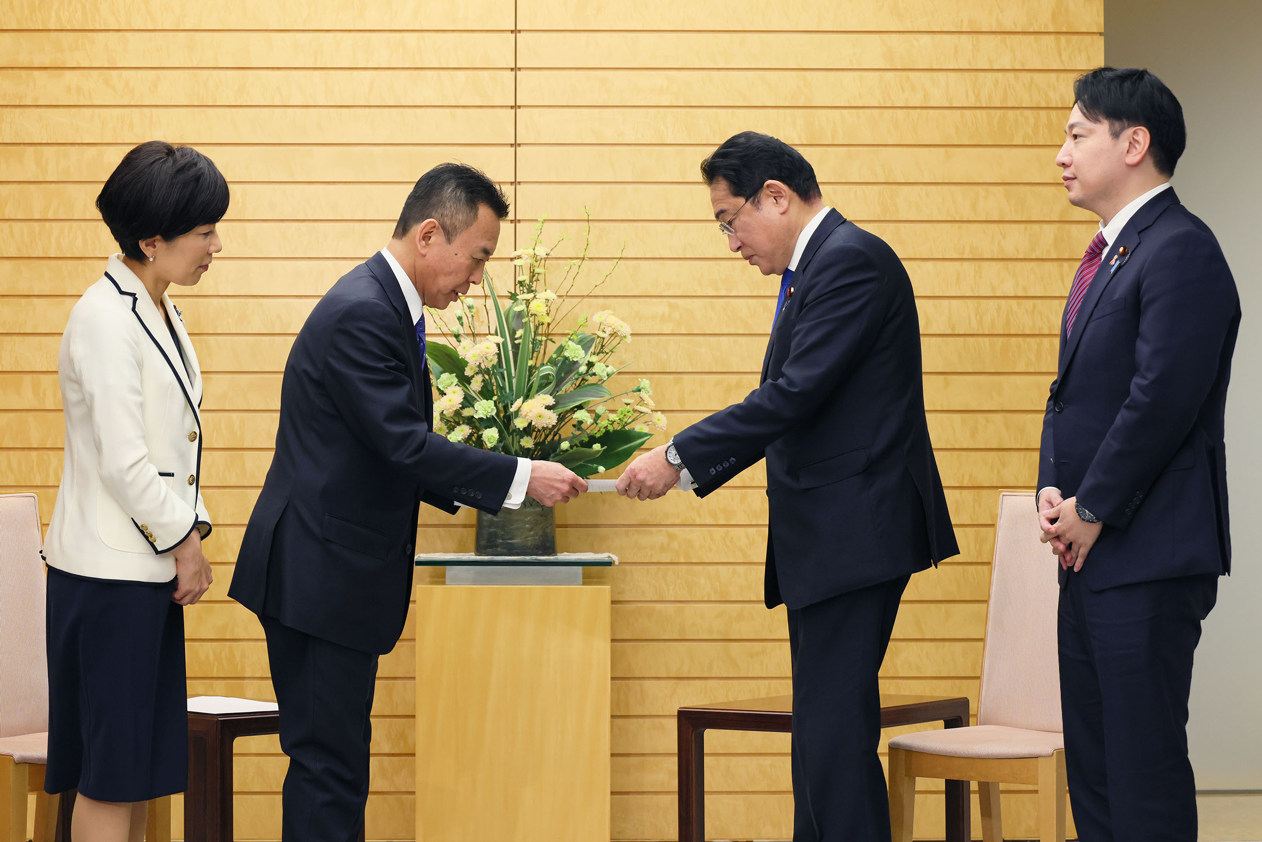 申入れを受ける岸田総理２