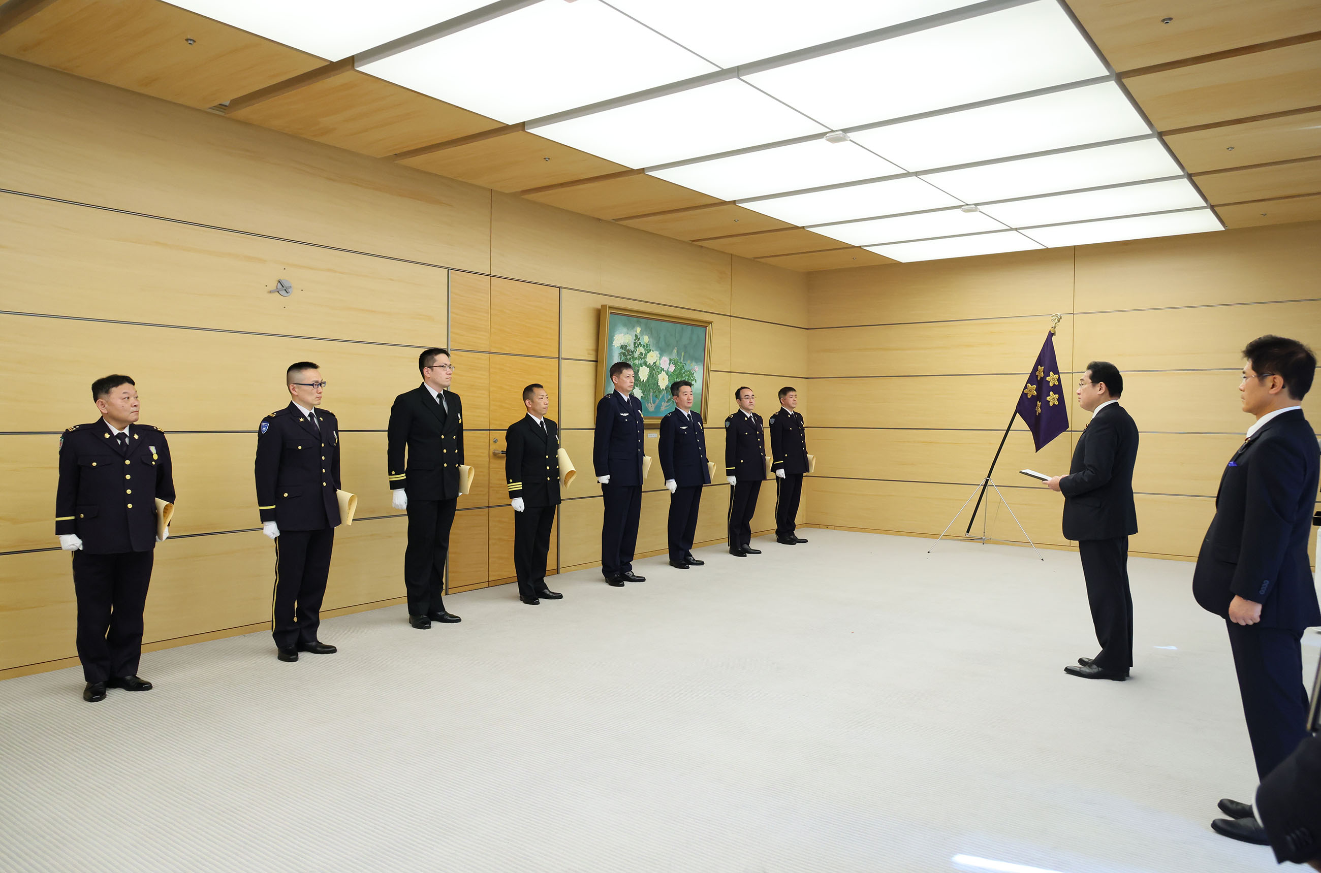 挨拶する岸田総理３