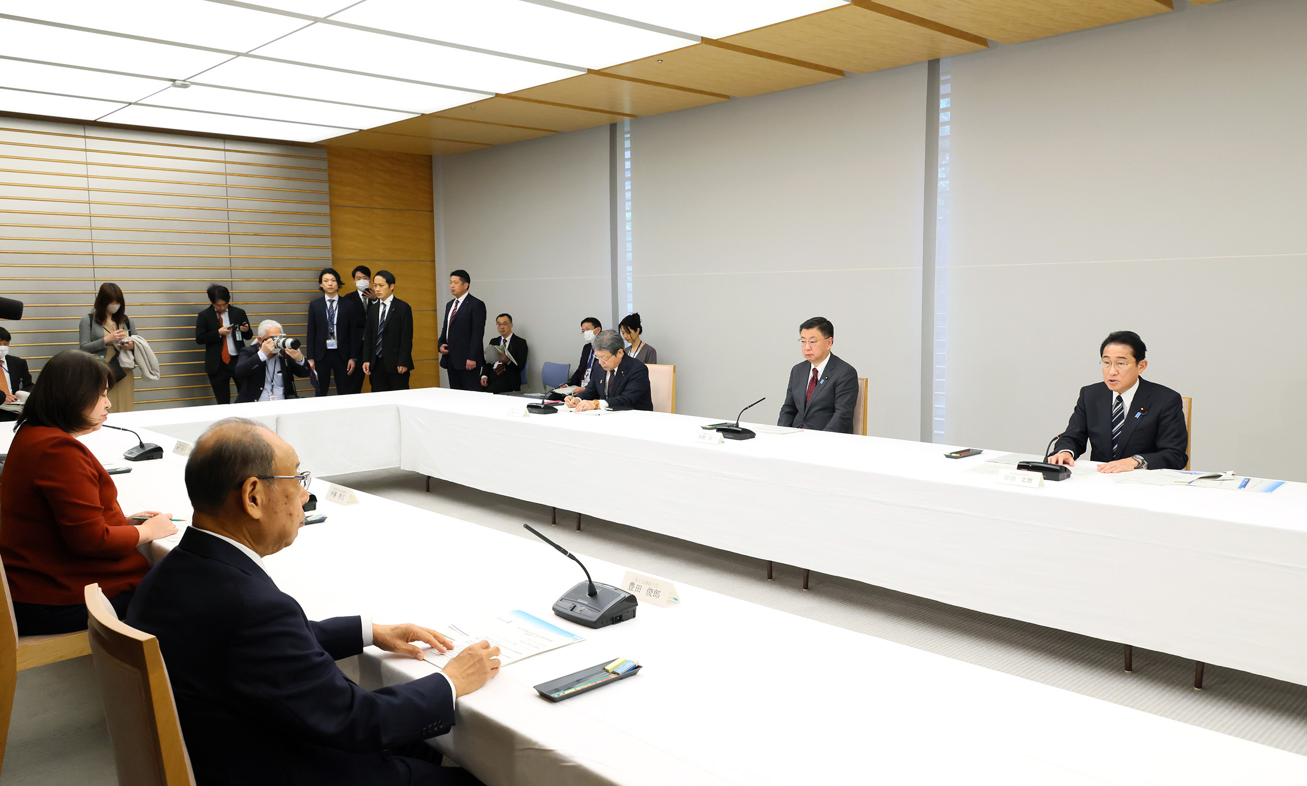 会議のまとめを行う岸田総理４
