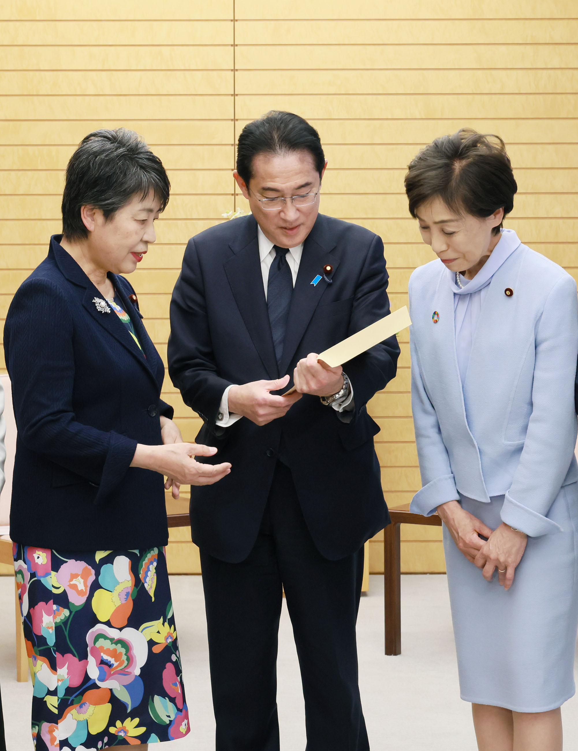 表敬を受ける岸田総理３