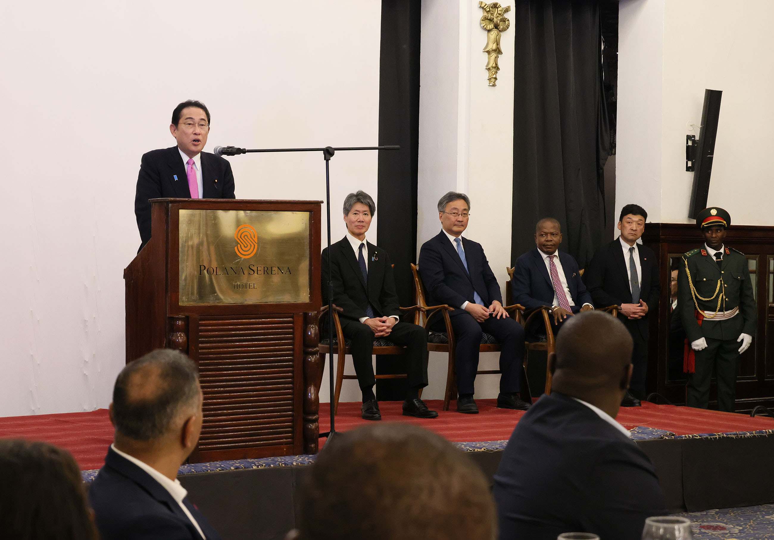 日モザンビーク経済界交流会で挨拶する岸田総理１