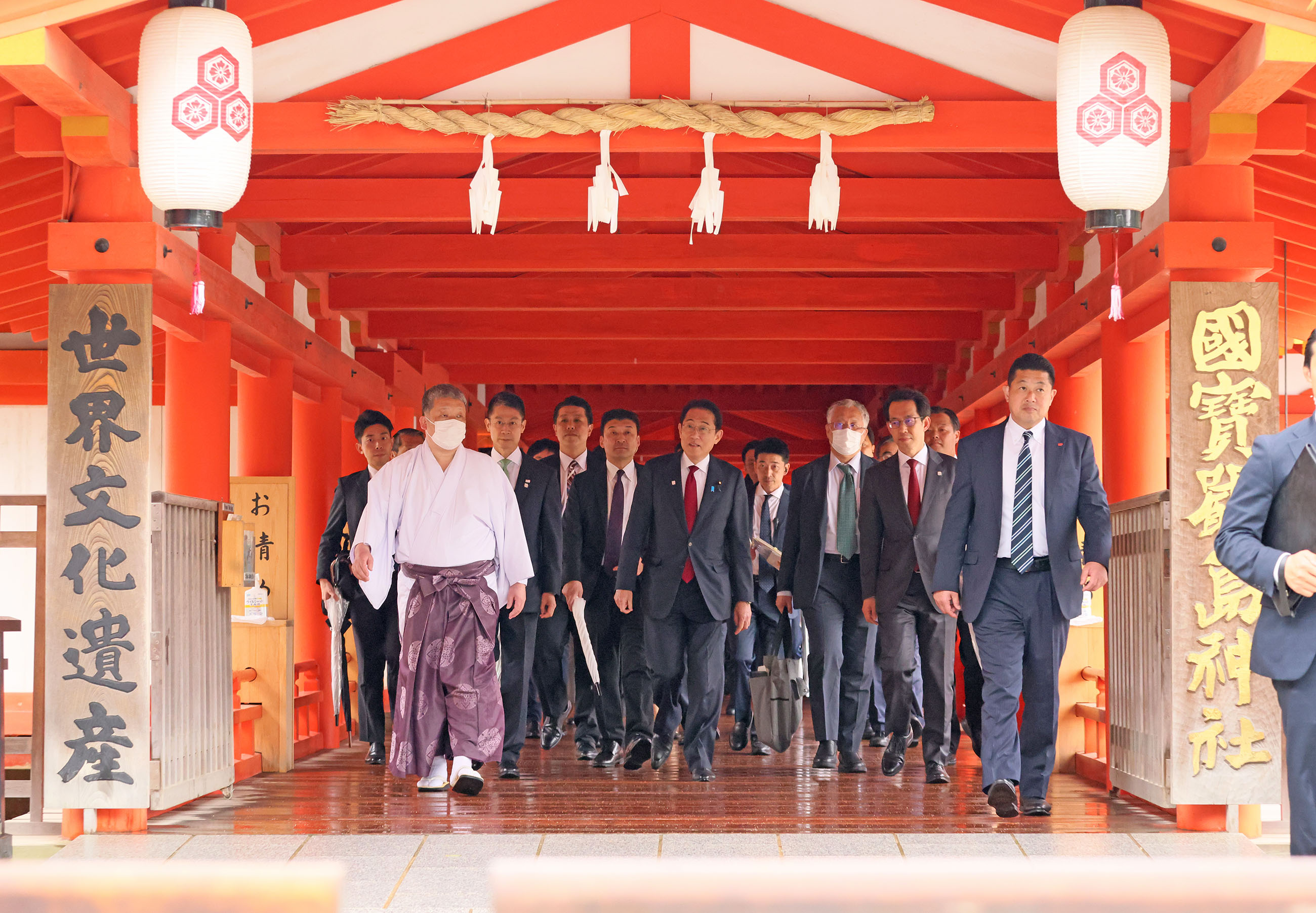 嚴島神社を視察する岸田総理２