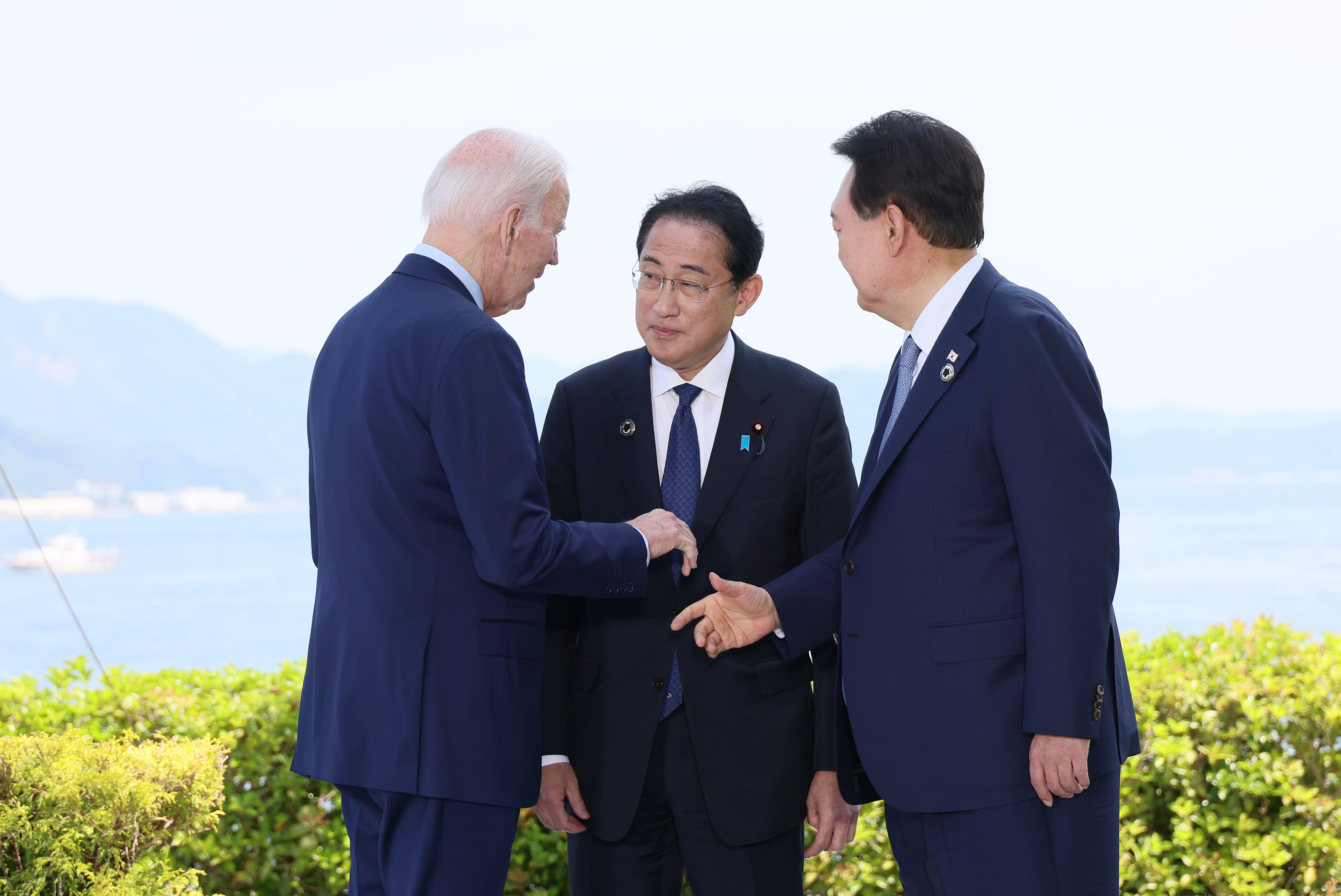 日米韓首脳間の意見交換