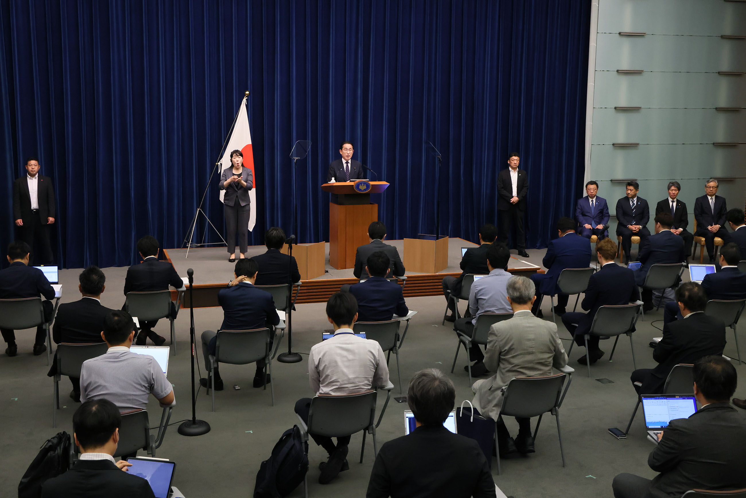 冒頭に発言する岸田総理４