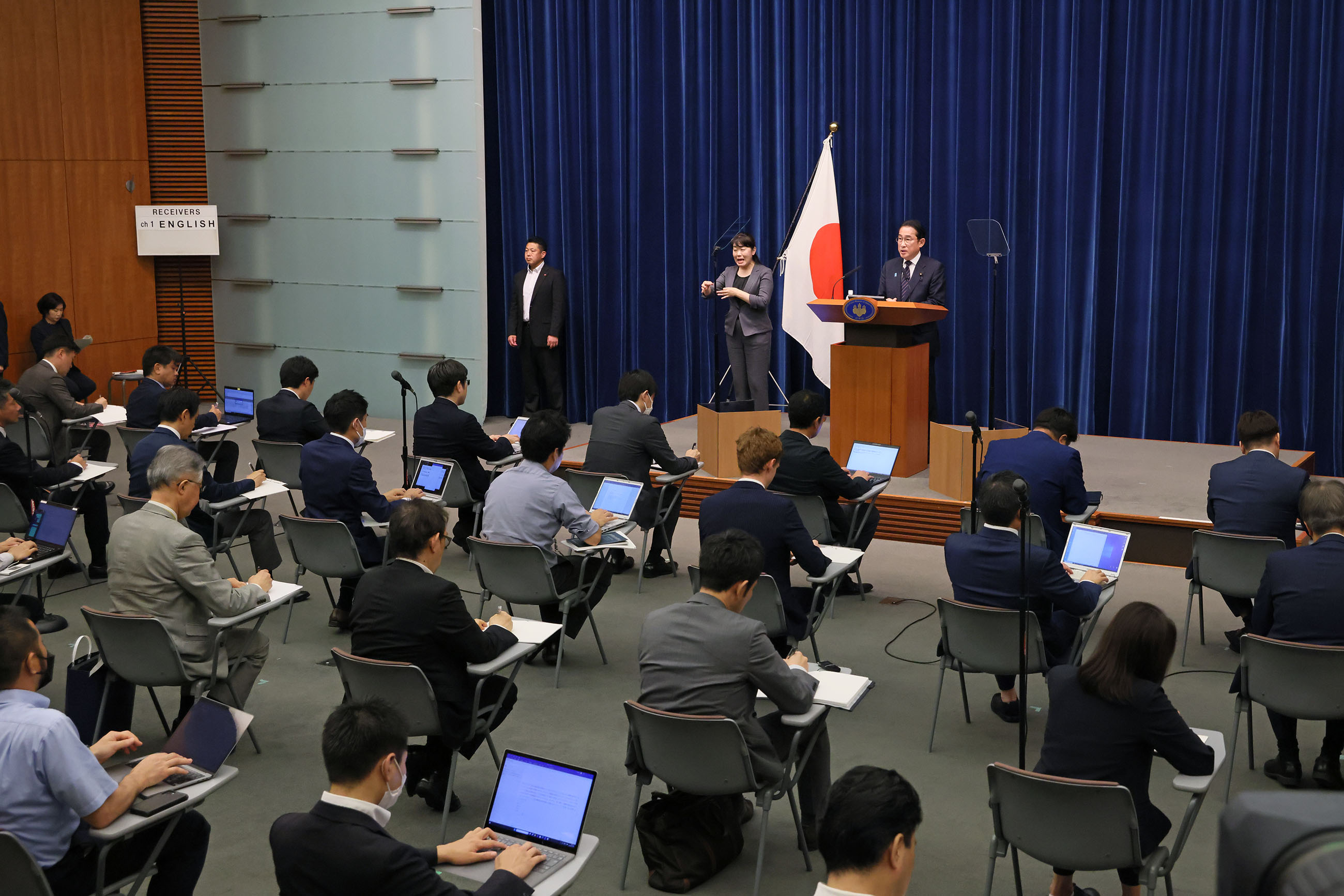 冒頭に発言する岸田総理５