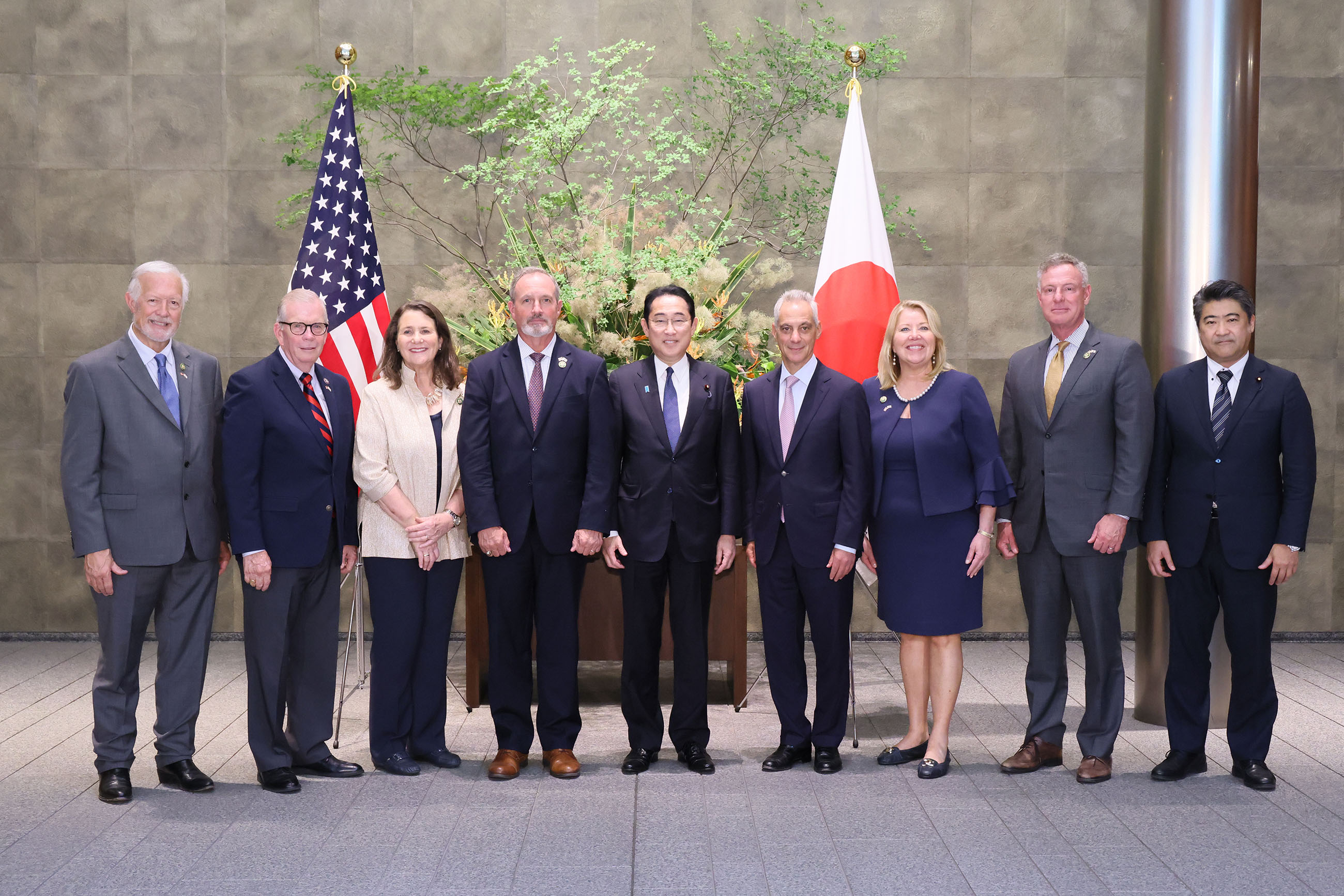 表敬を受ける岸田総理１