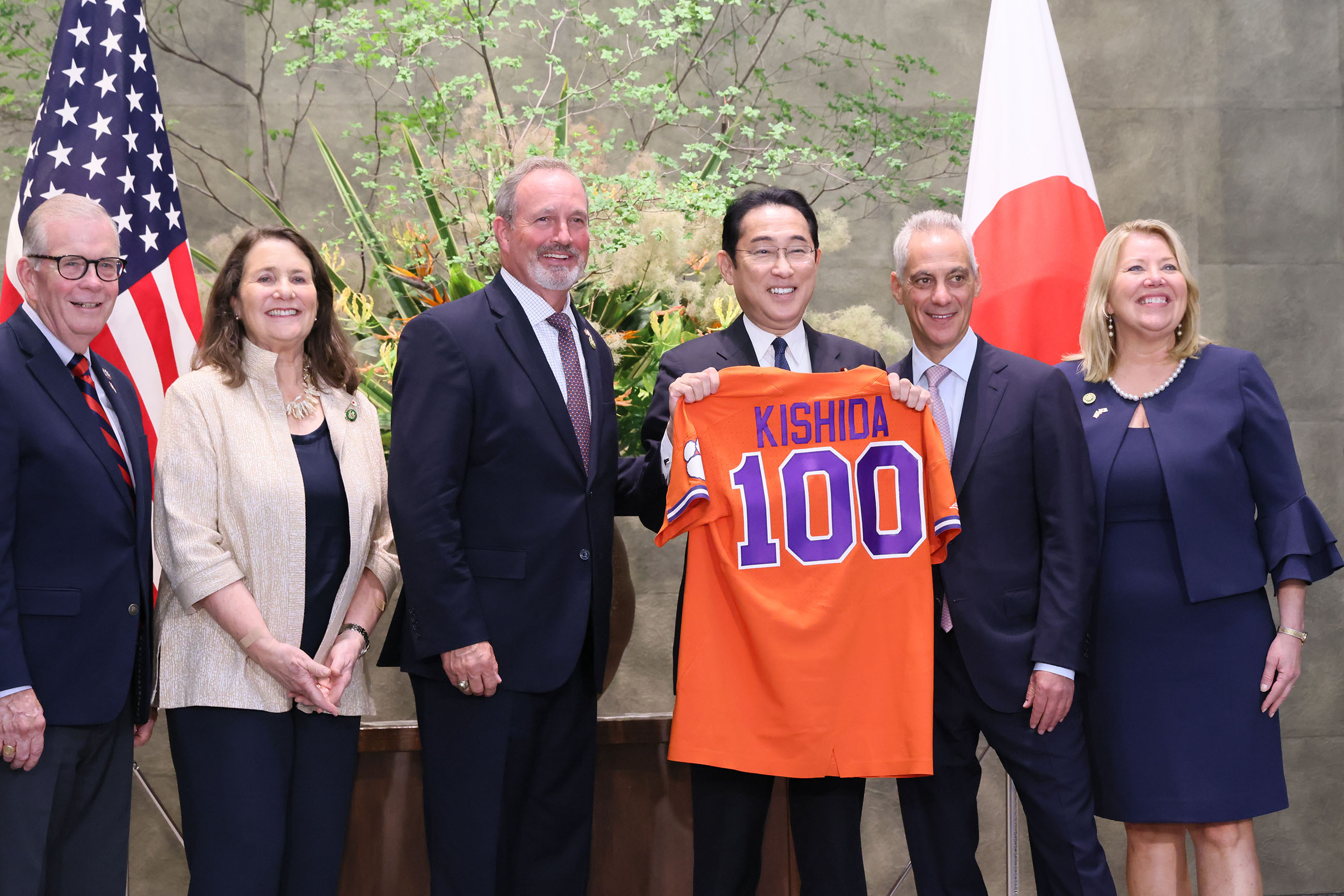 表敬を受ける岸田総理３