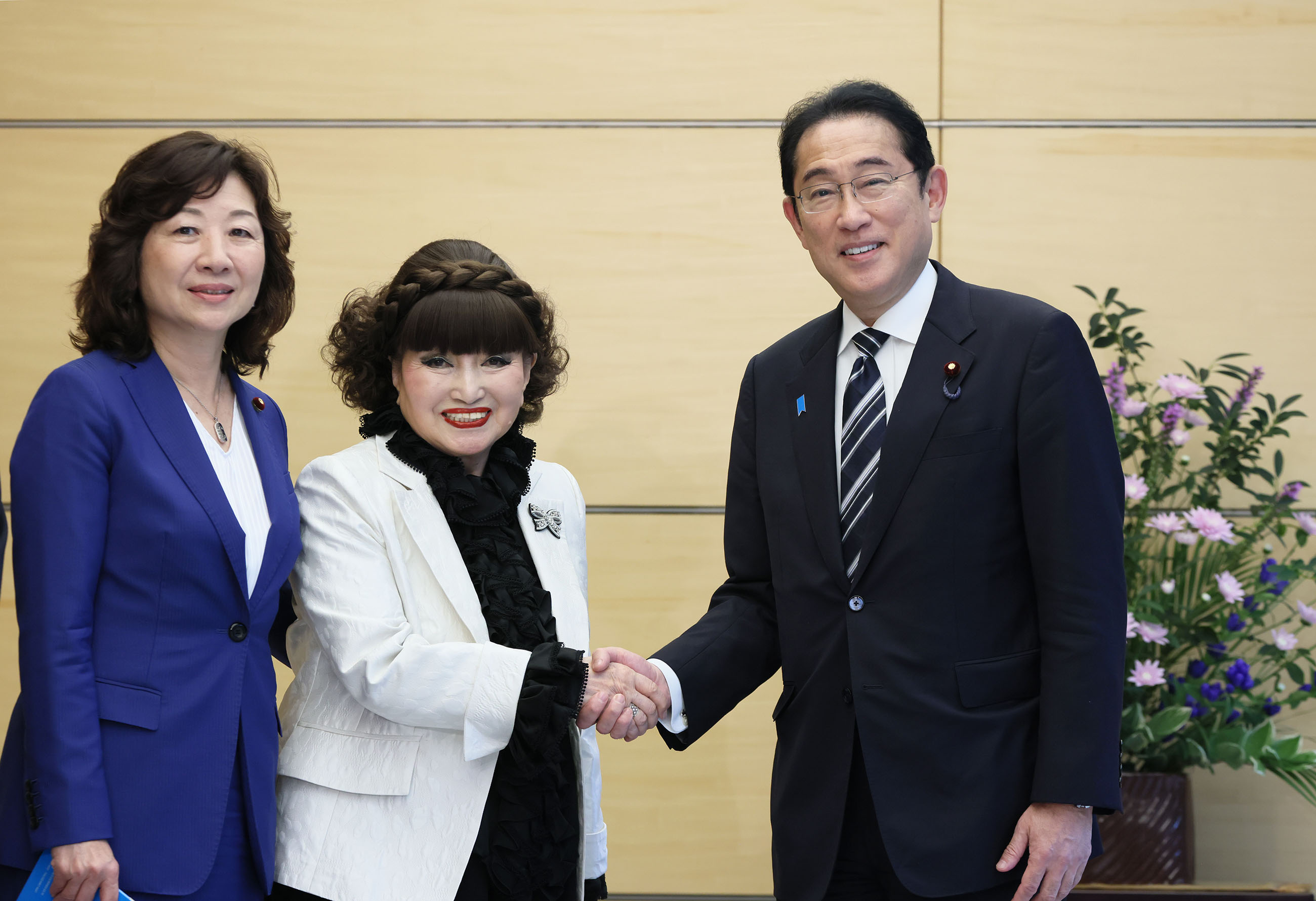 表敬を受ける岸田総理３