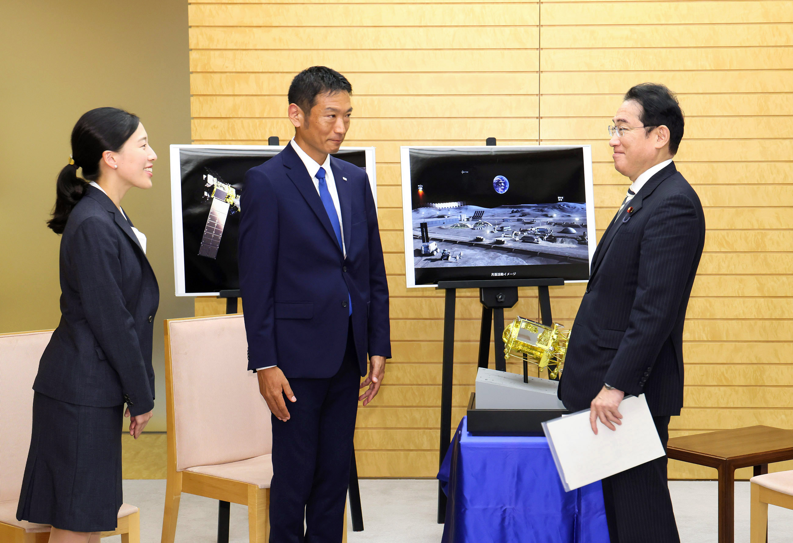 表敬を受ける岸田総理２