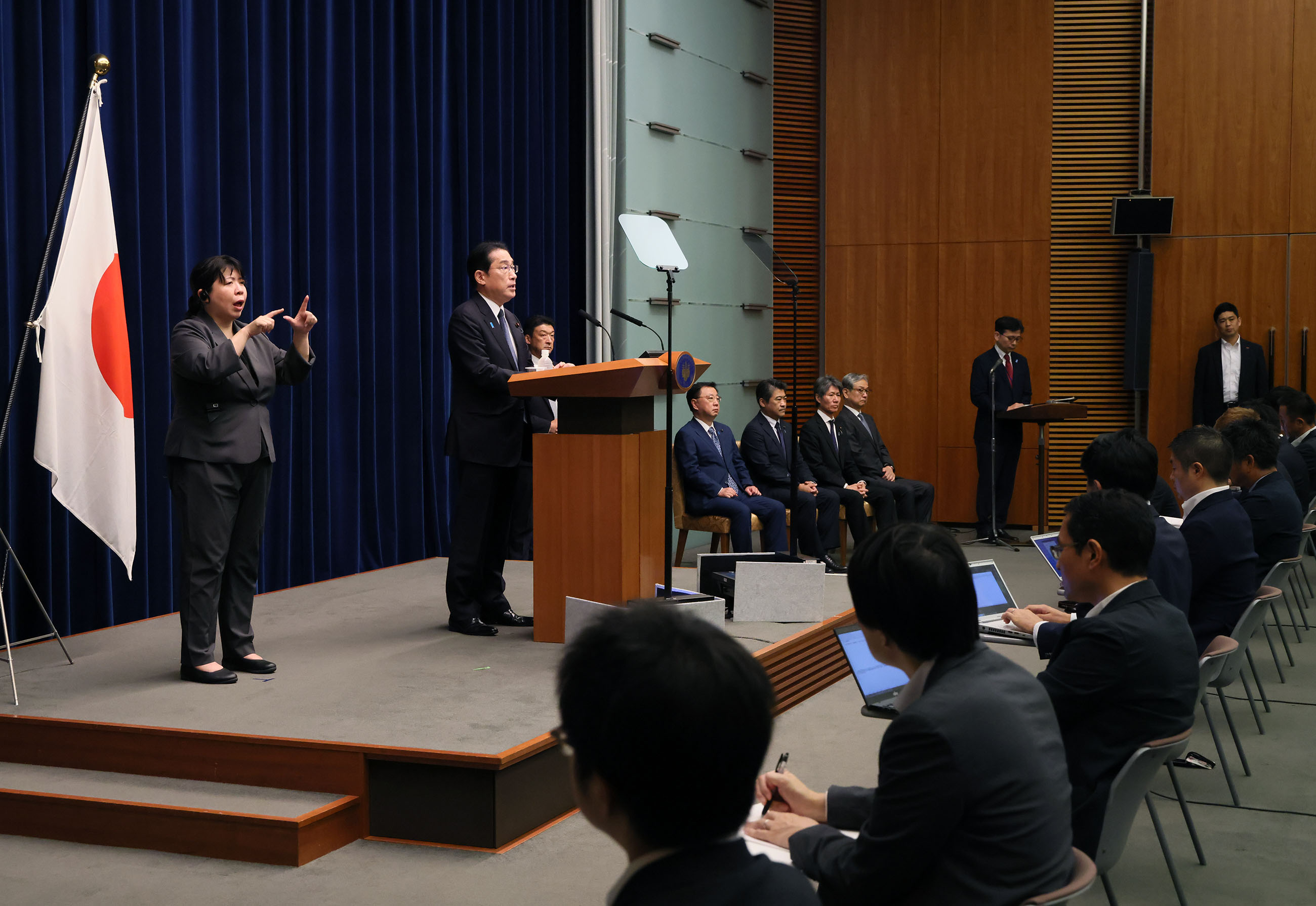 冒頭に発言する岸田総理３