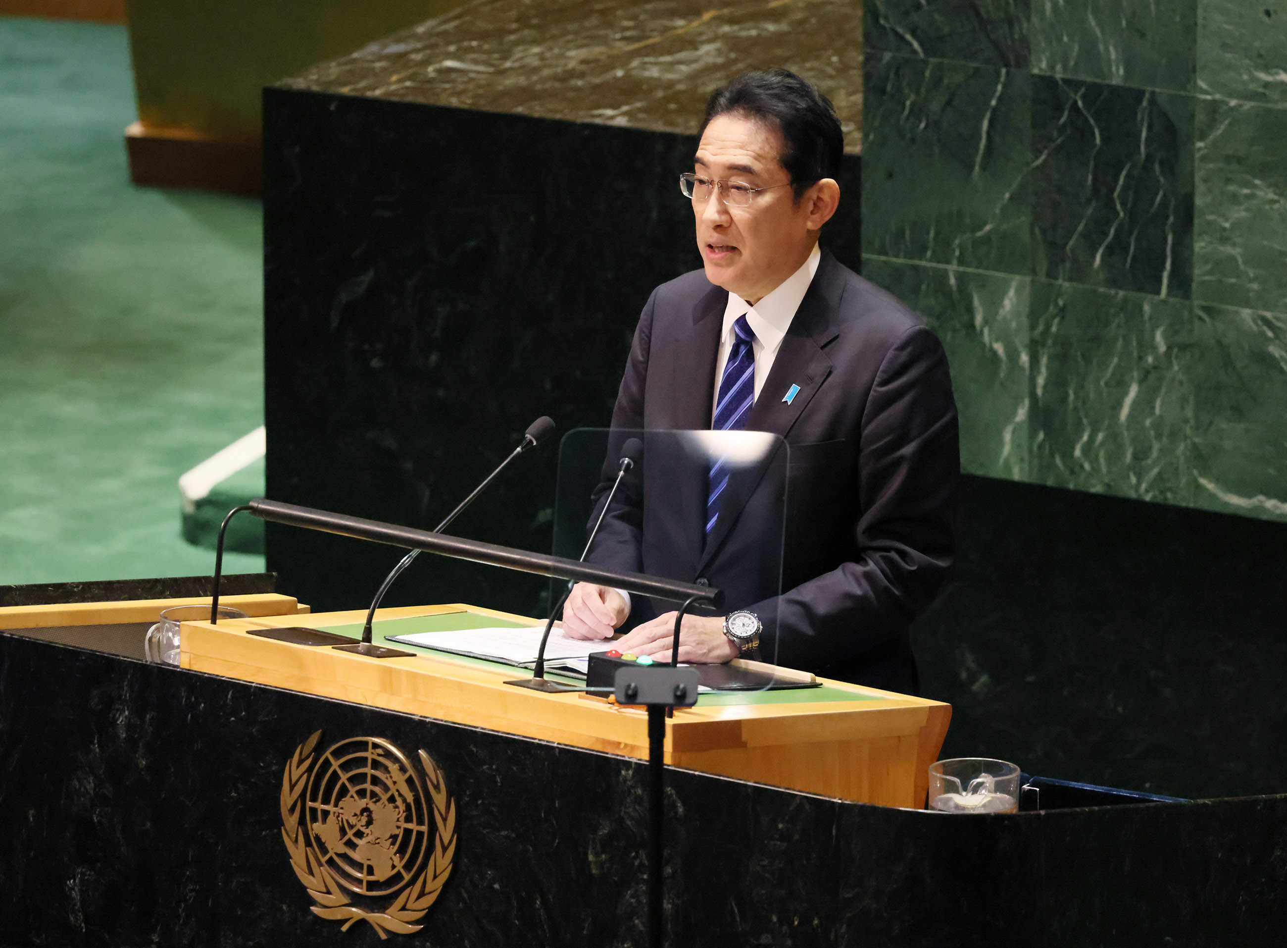 国連総会議場で一般討論演説を行う岸田総理１