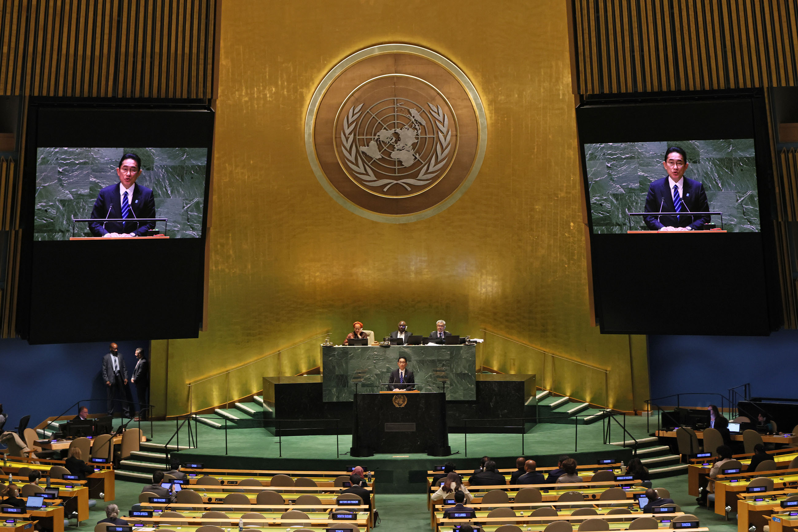 国連総会議場で一般討論演説を行う岸田総理５
