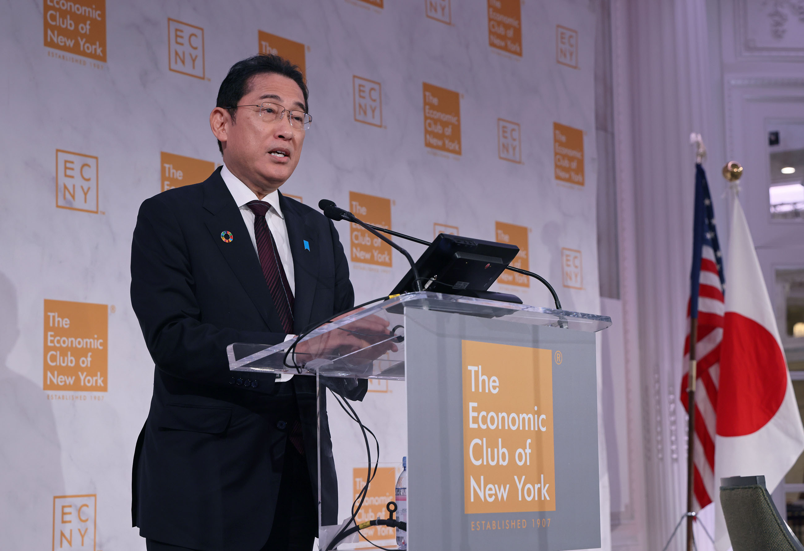 ニューヨーク経済クラブ主催による講演を行う岸田総理１