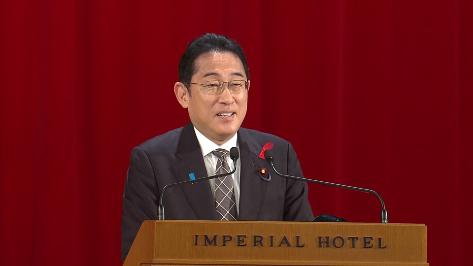 開会式で挨拶する岸田総理