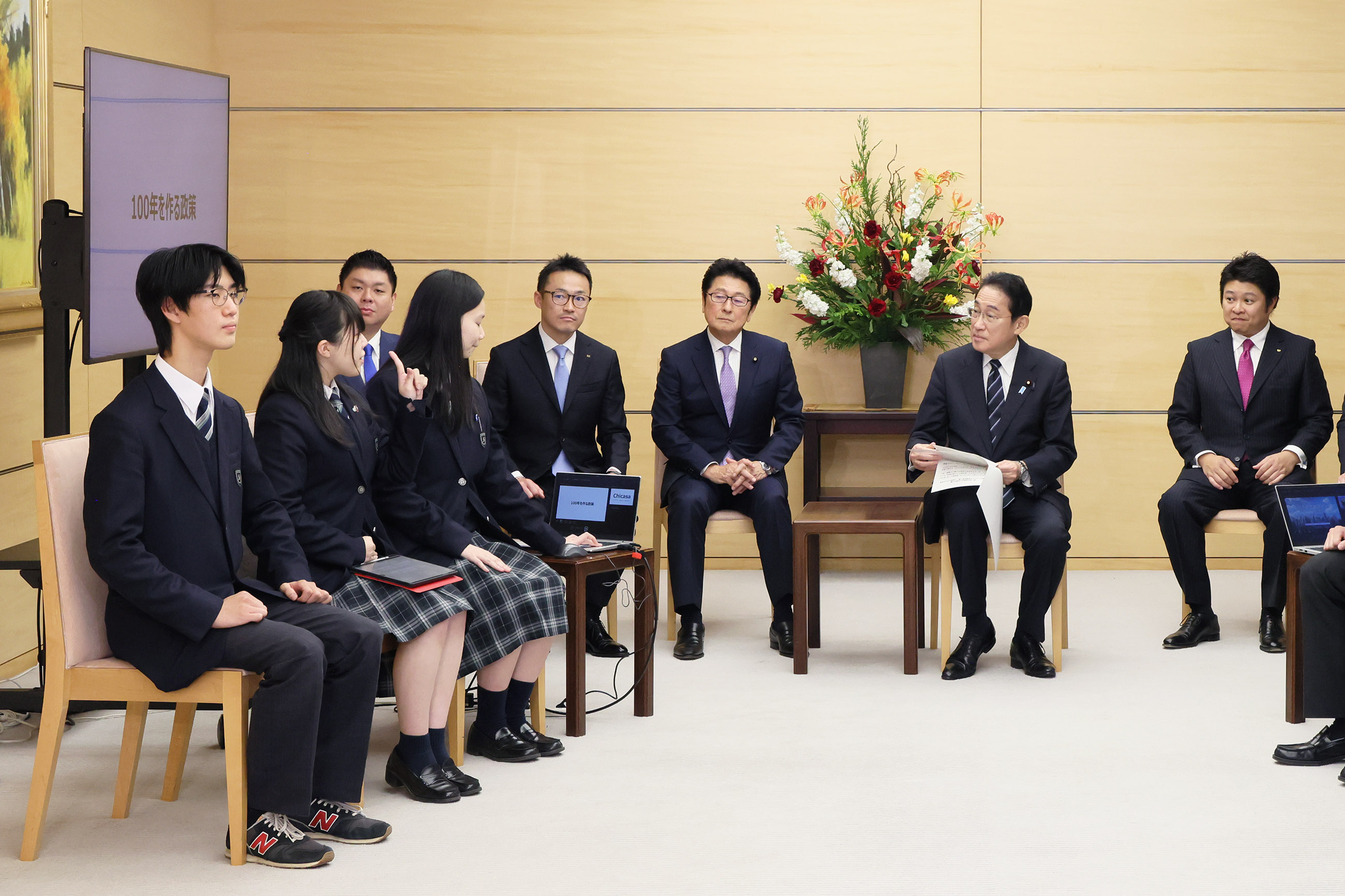 表敬を受ける岸田総理２