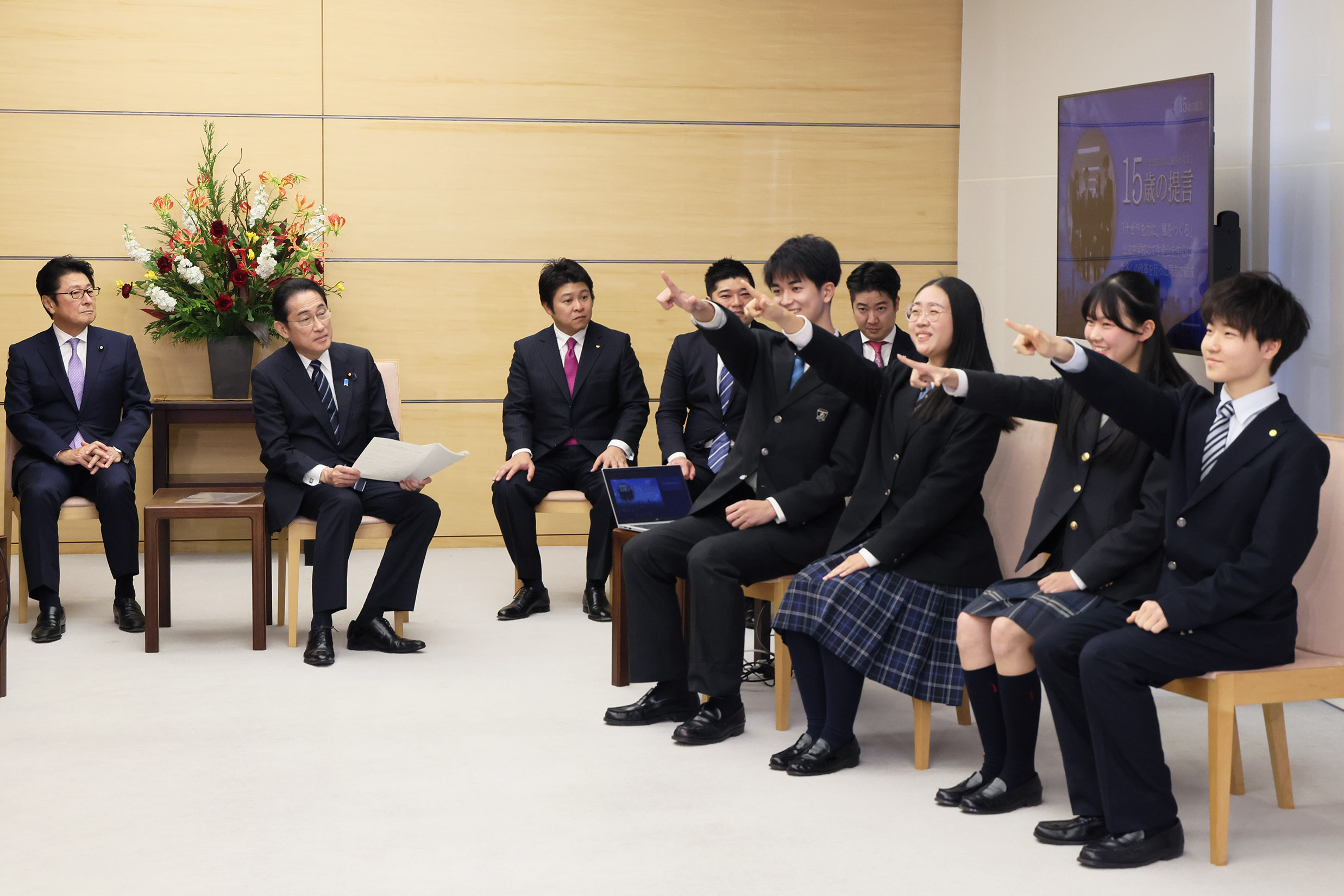 表敬を受ける岸田総理３