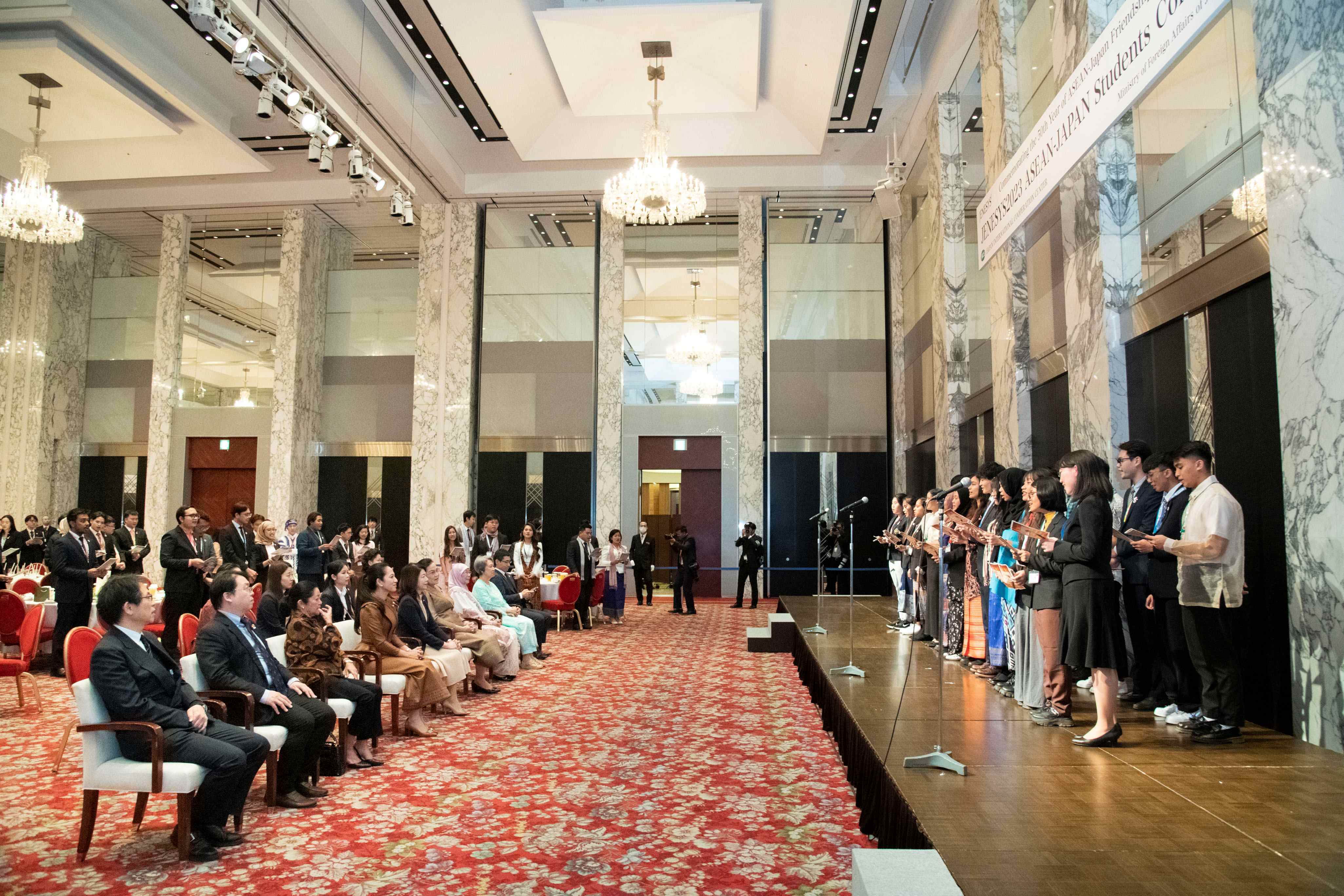 「ＪＥＮＥＳＹＳ２０２３日本・ＡＳＥＡＮ学生会議」の参加学生との懇談１１