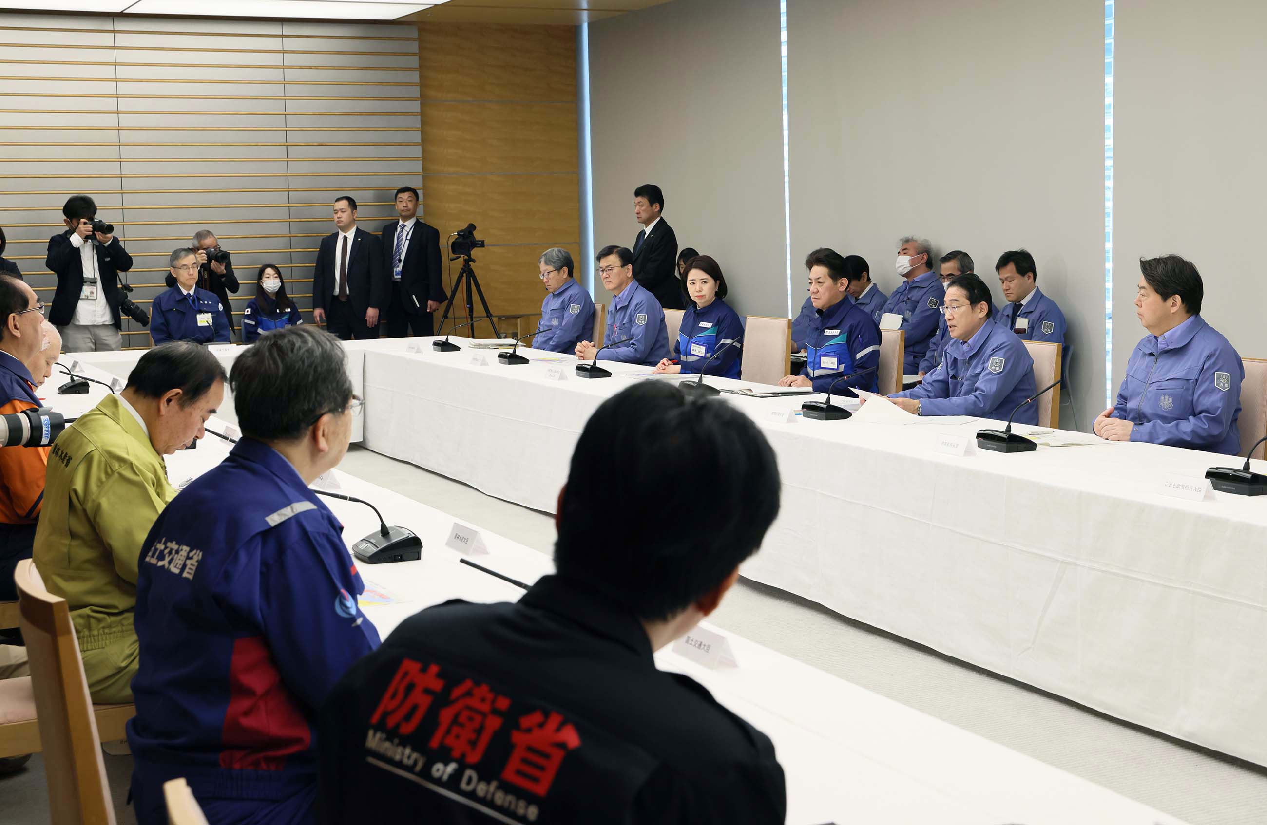 発言する岸田総理３