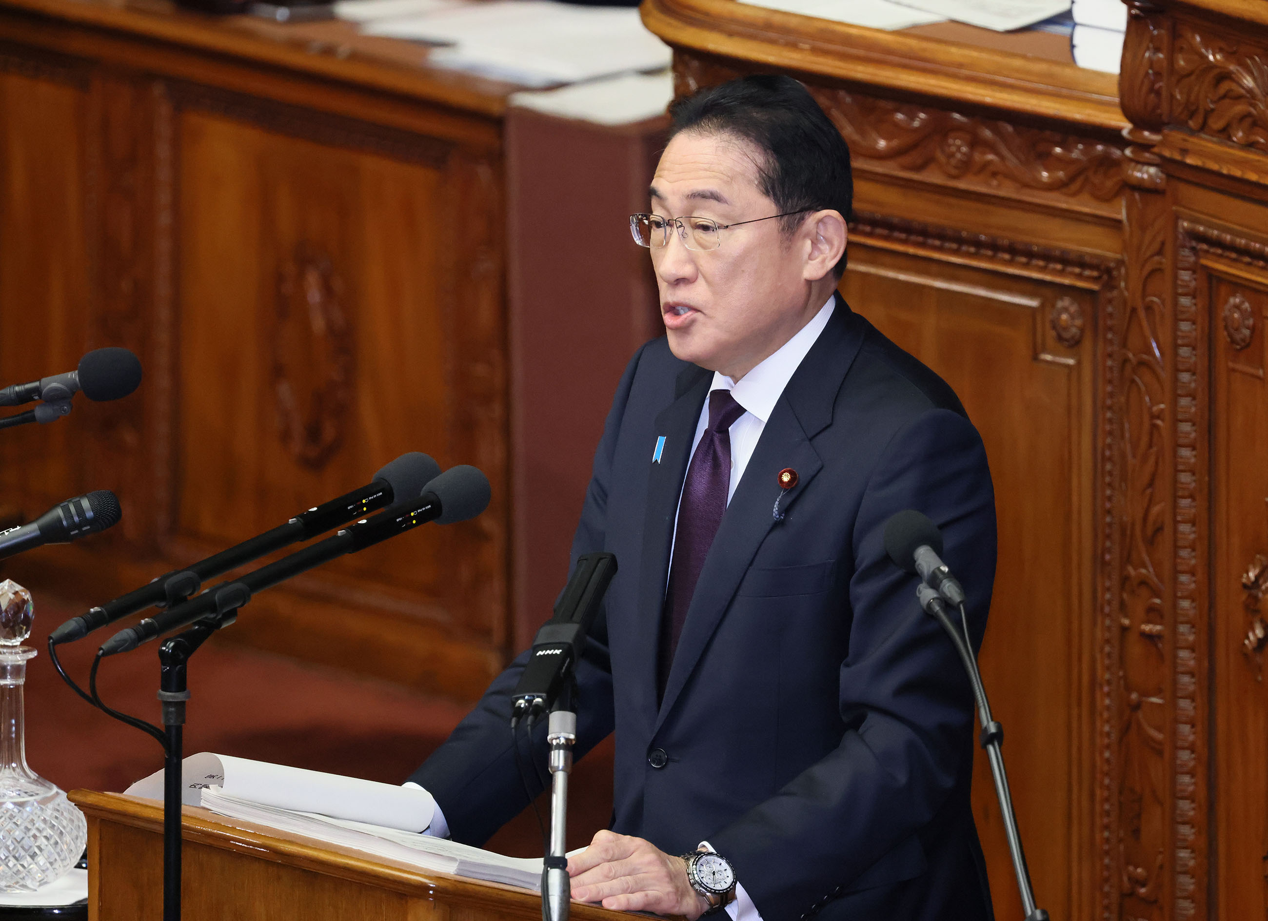 衆議院本会議で施政方針演説を行う岸田総理１