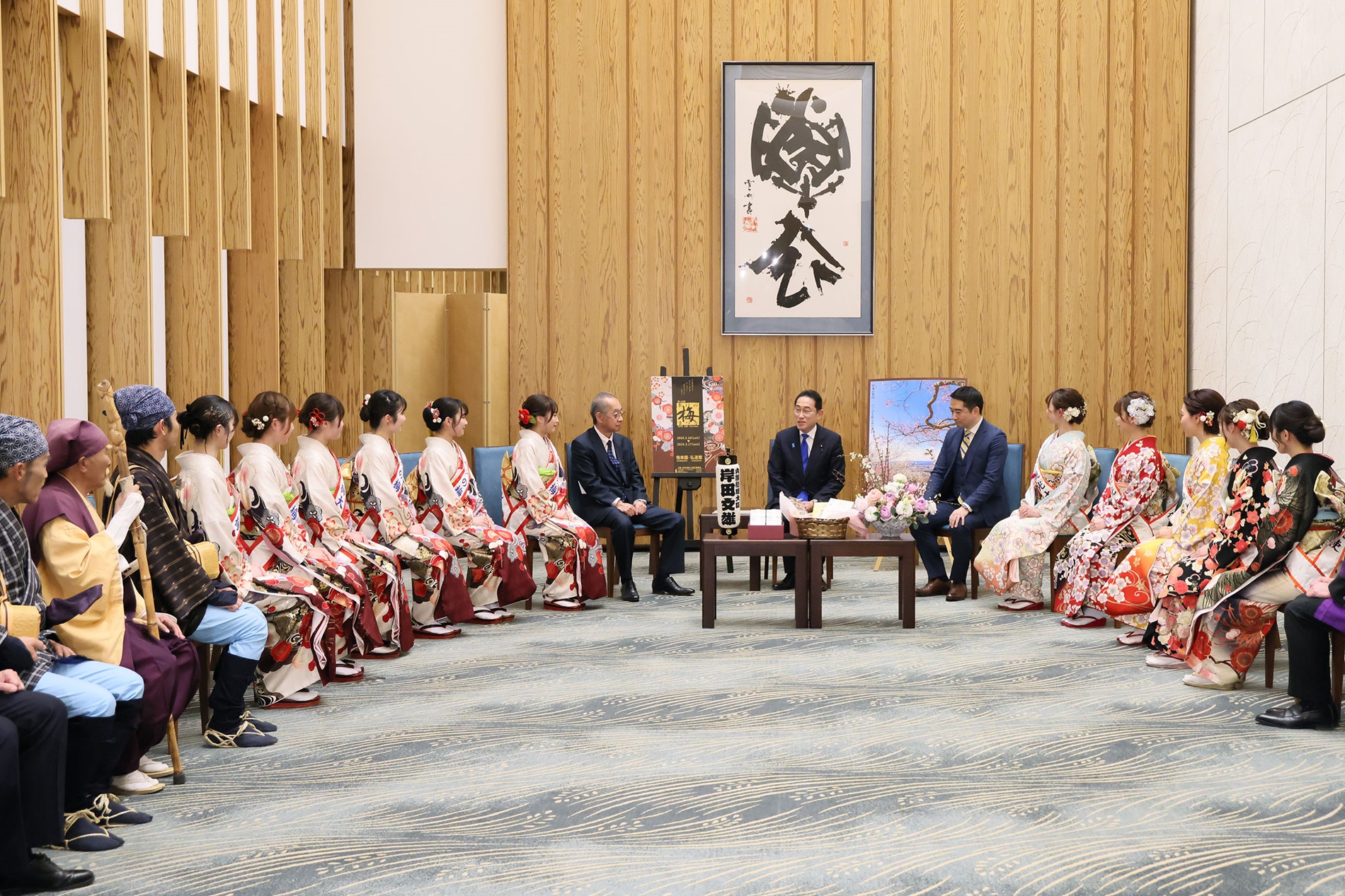 表敬を受ける岸田総理４