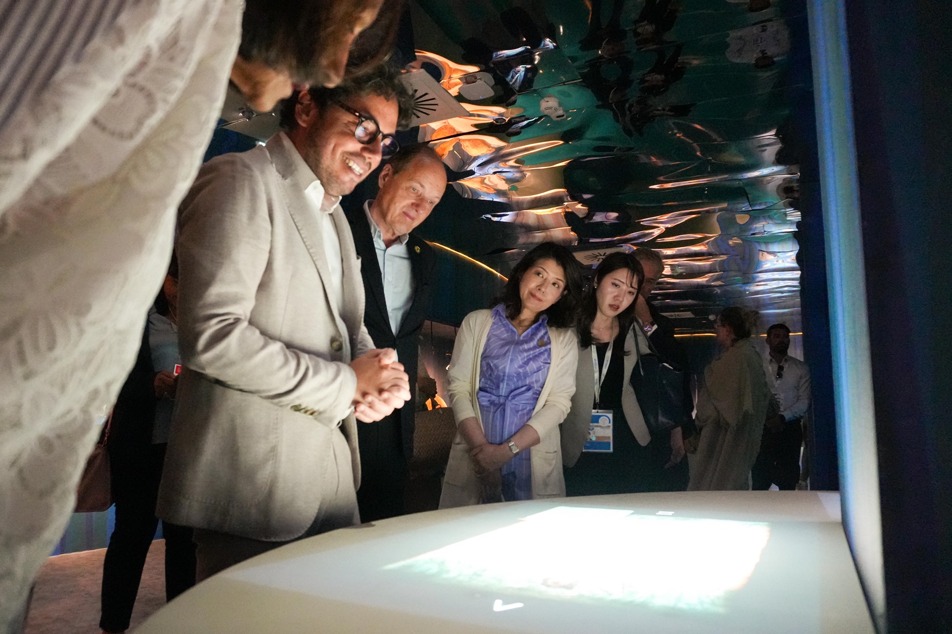 エニャーツィア国立考古学博物館・考古学公園を見学する総理夫人