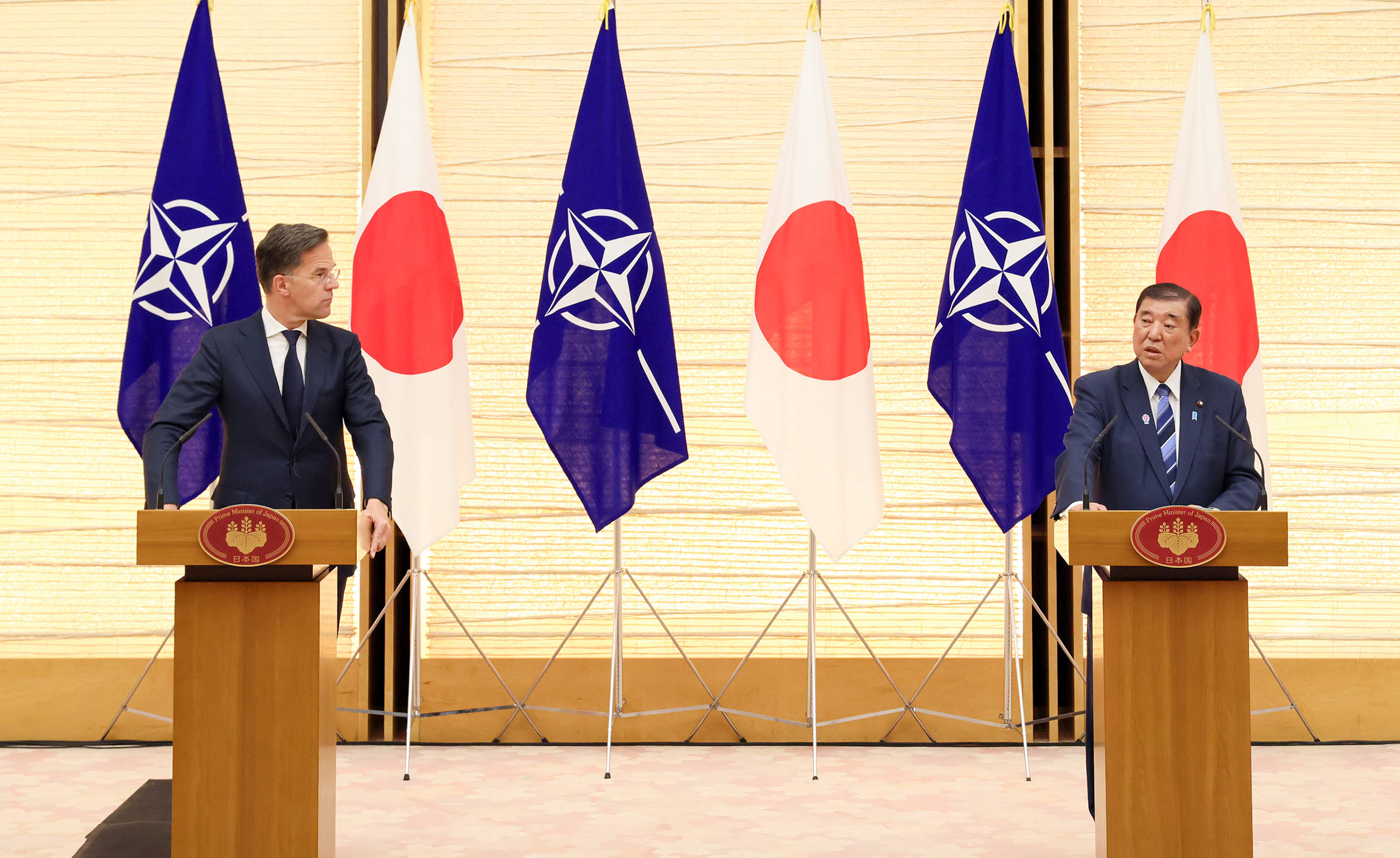 ルッテNATO事務総長との共同記者発表