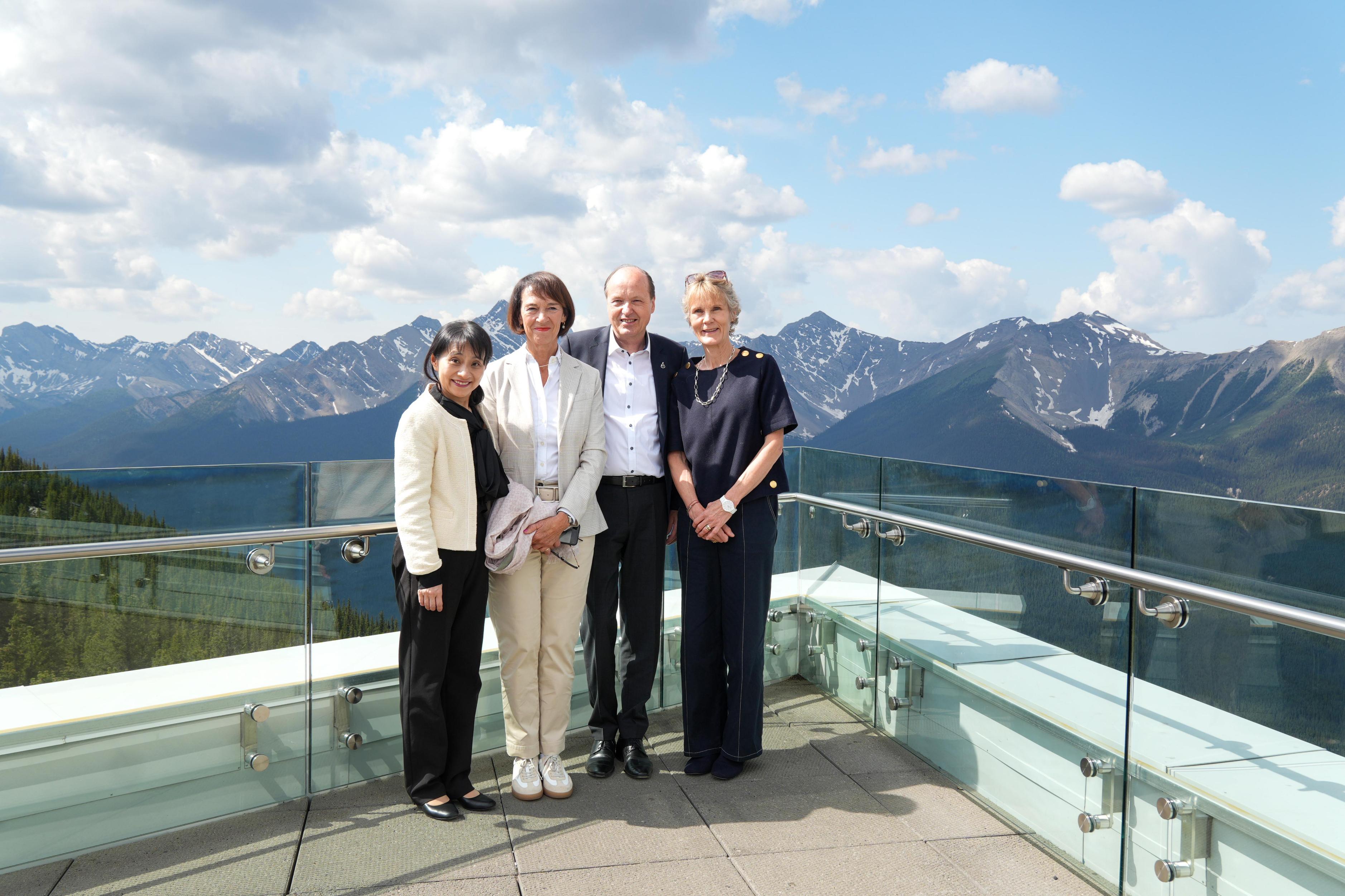 カーニー首相夫人主催配偶者プログラム１