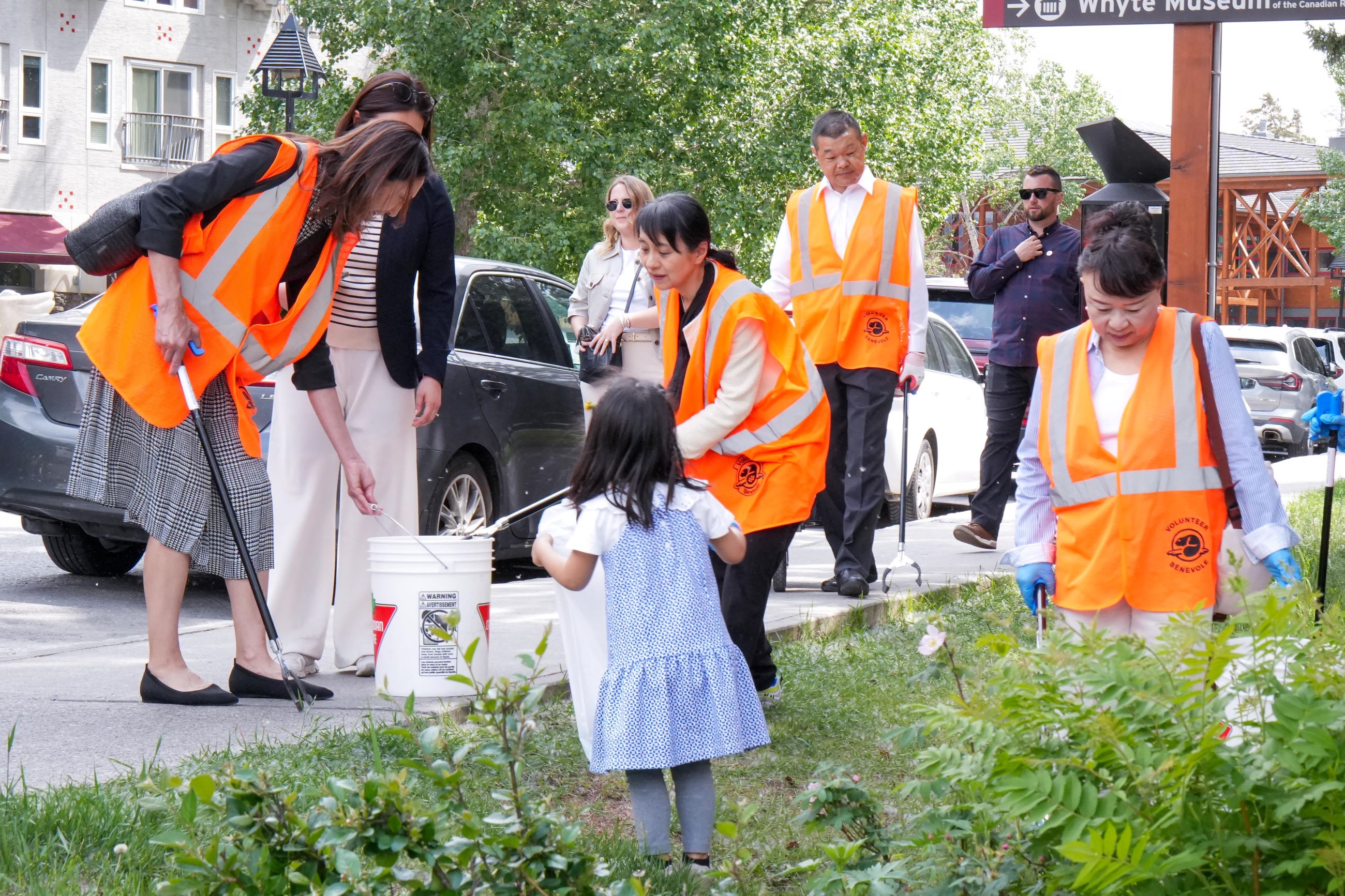 バンフ在留邦人との交流（清掃活動）１