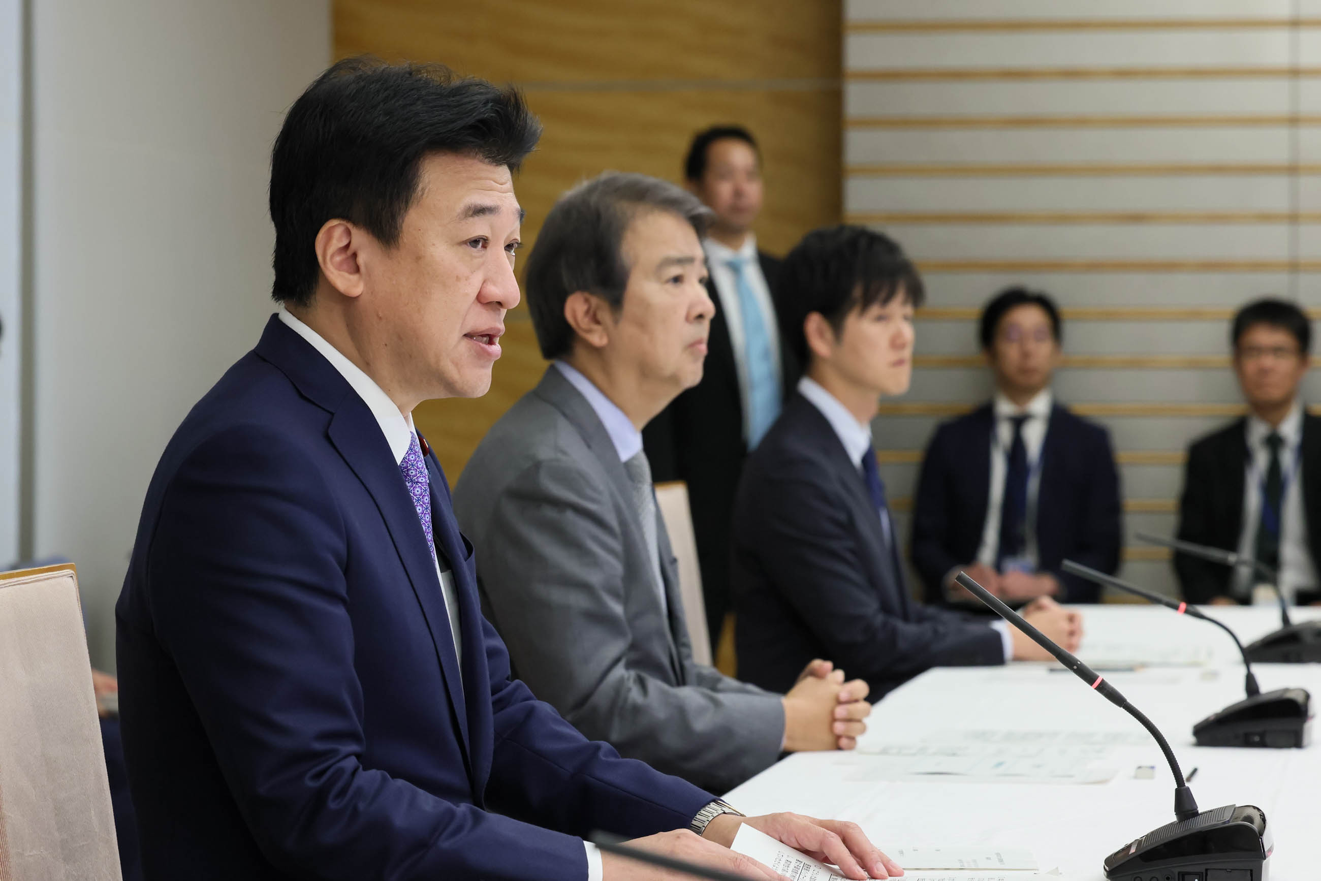 会議のまとめを行う木原官房長官１