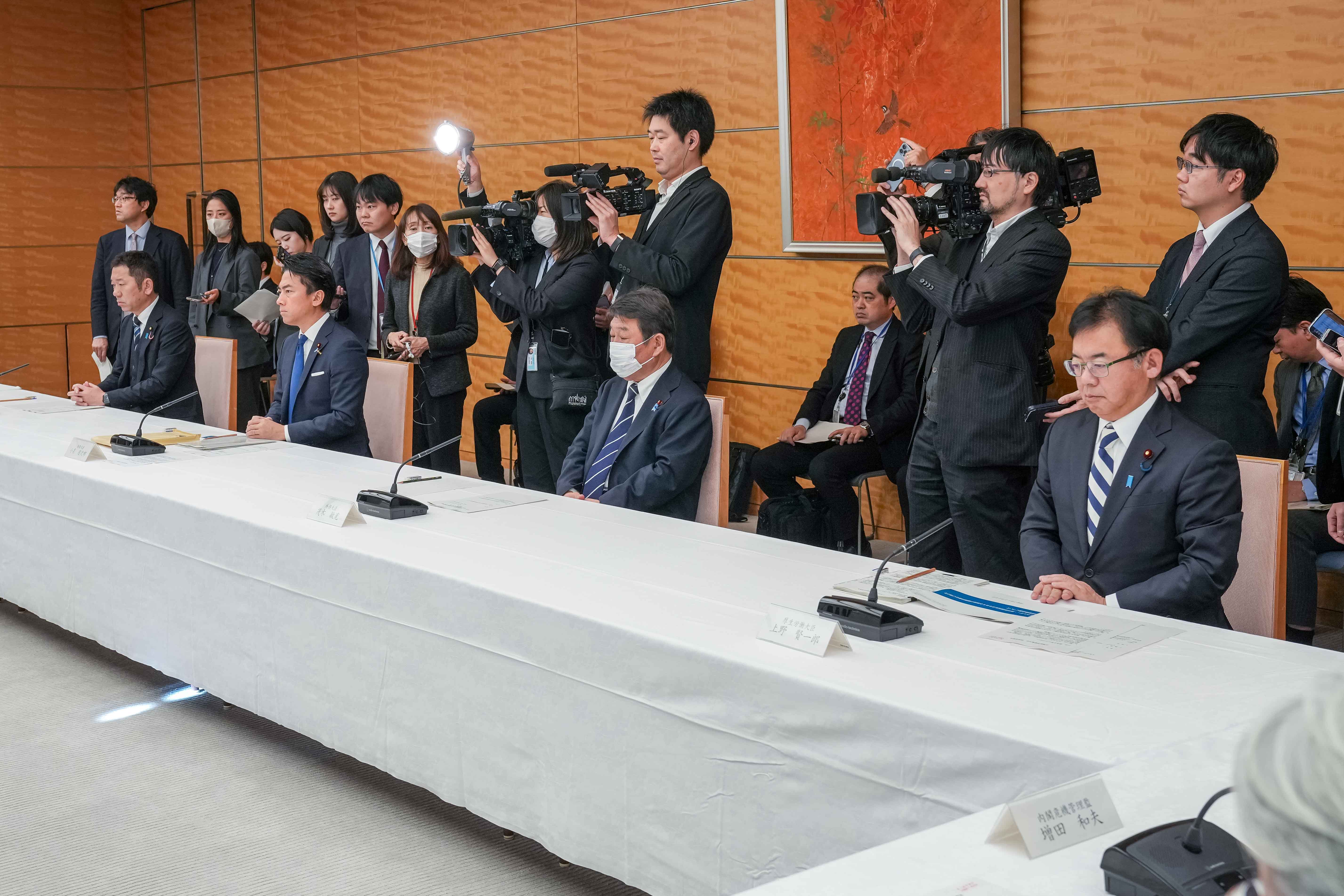 会議のまとめを行う木原官房長官５