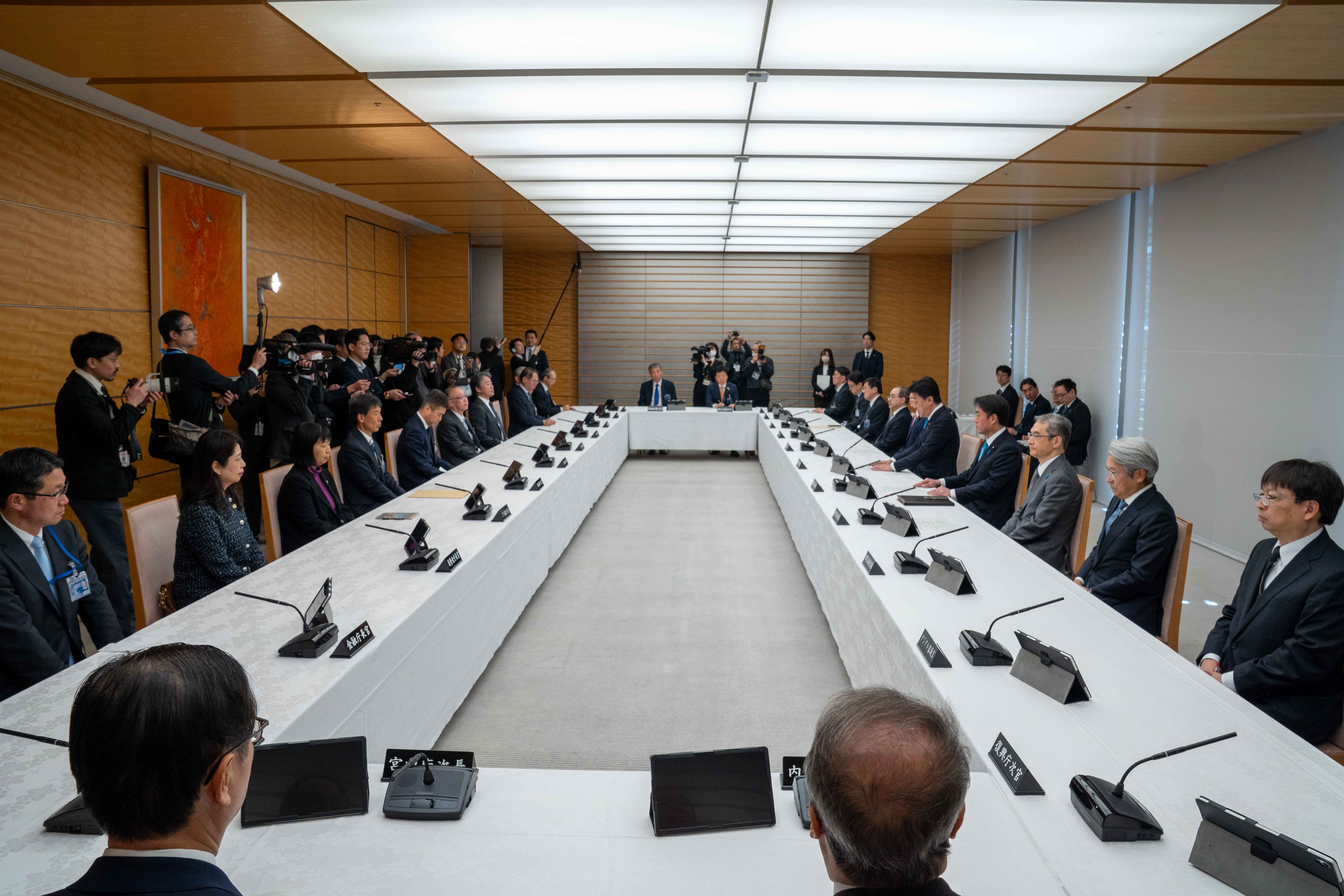 訓示を行う木原官房長官４