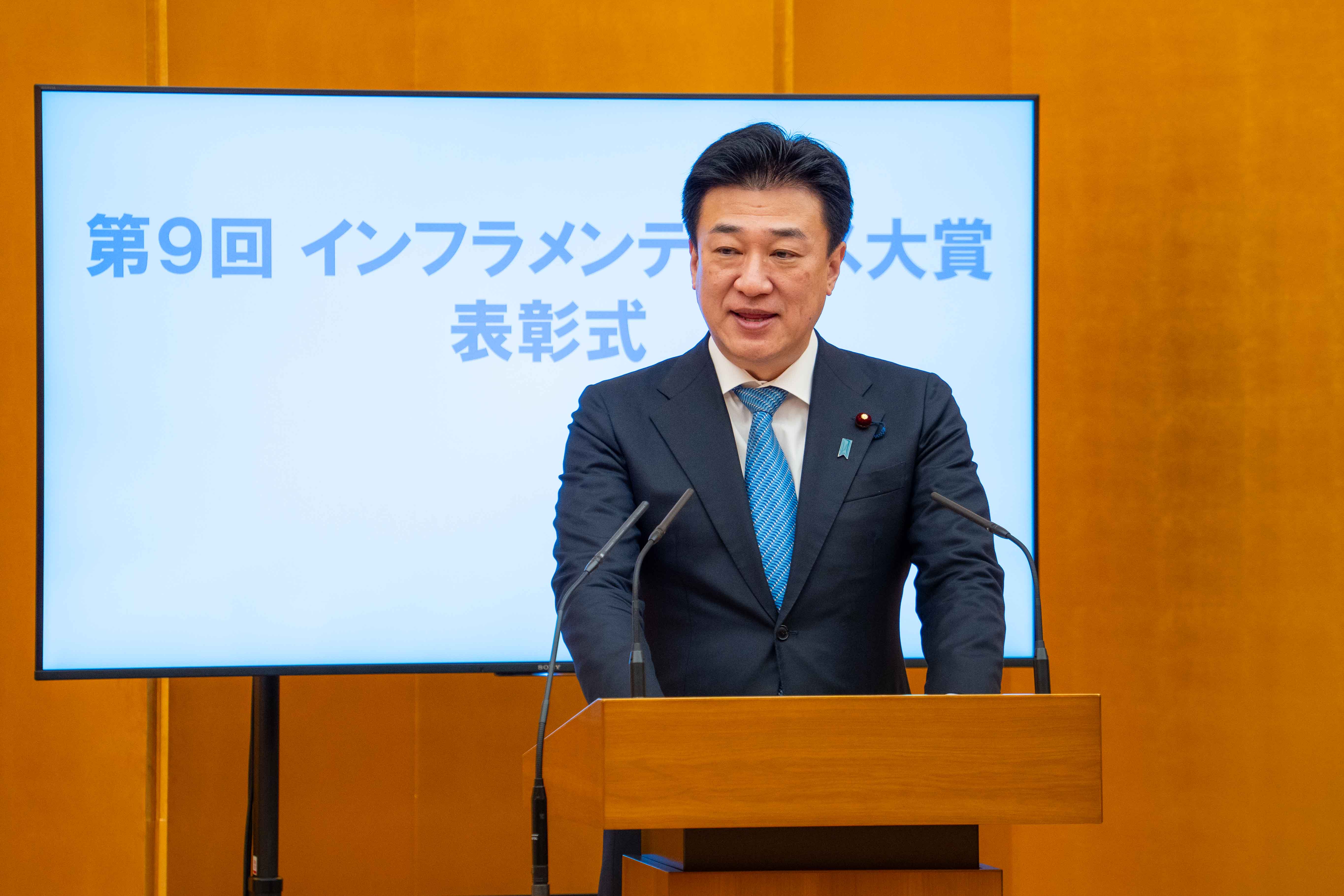 挨拶する木原官房長官２