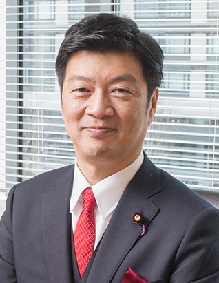 顔写真：阿達雅志