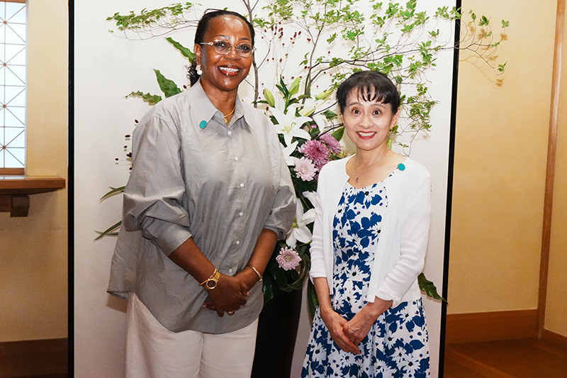 総理夫人による出迎え５