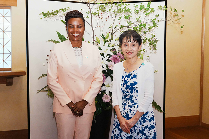 総理夫人による出迎え７