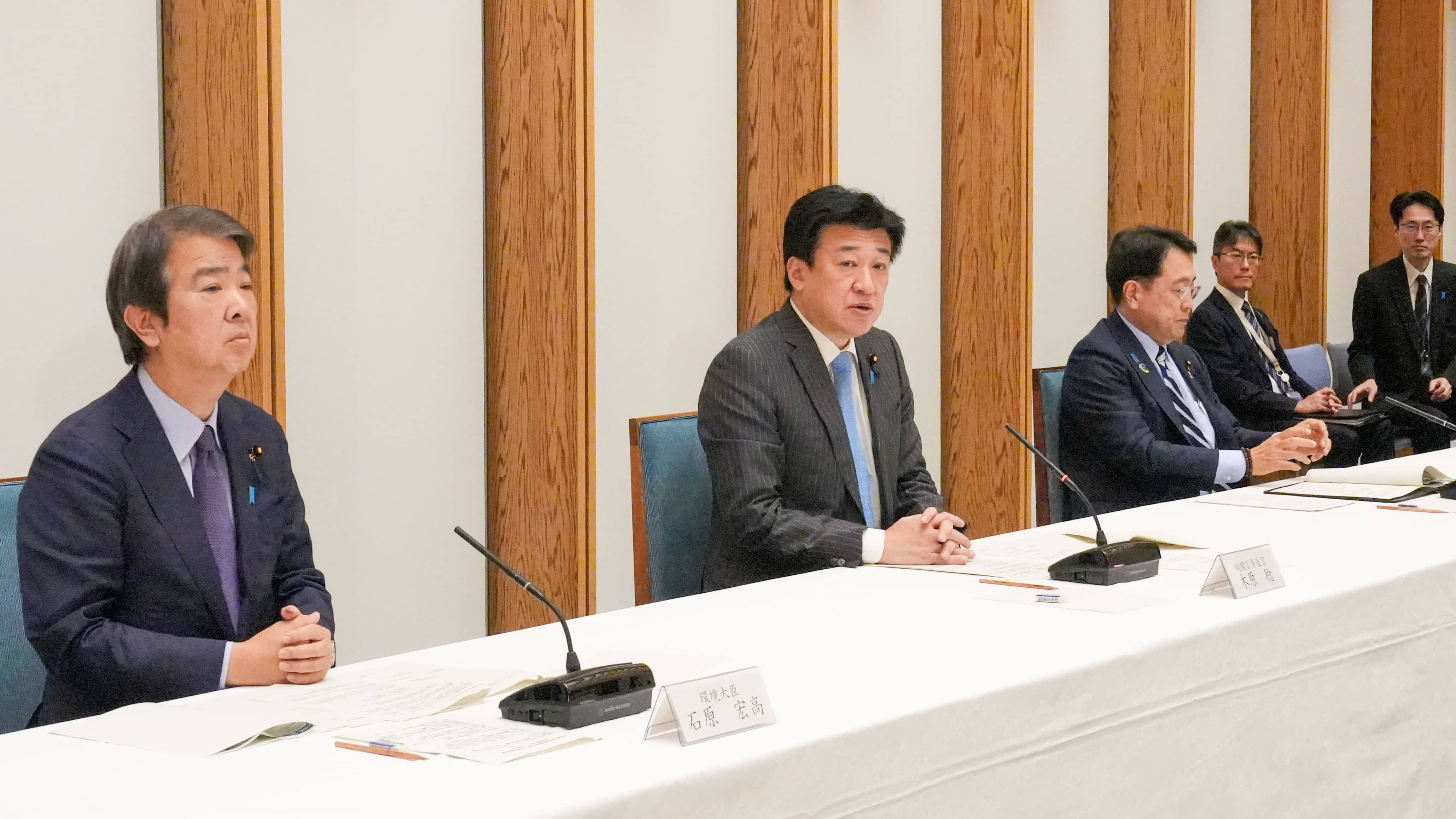 会議のまとめを行う木原官房長官２