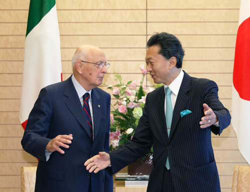 ナポリターノ大統領と会談する鳩山総理の写真２