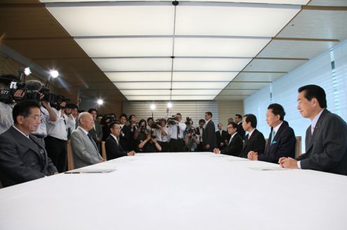 補正予算に関する閣僚委員会の写真２