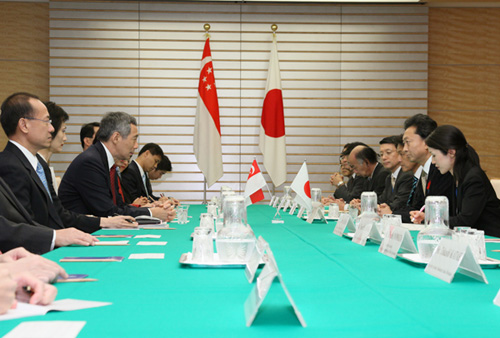 日本・シンガポール首脳会談の写真