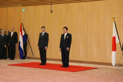 オランダ首相歓迎式典での両首脳の写真