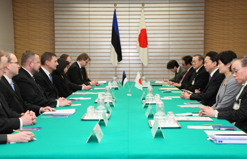 日本・エストニア首脳会談の写真
