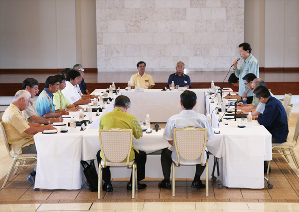 北部市町村長と懇談する鳩山総理の写真1