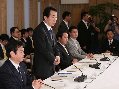 国と地方の協議であいさつする菅総理の写真２