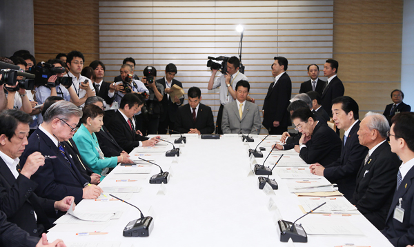 障がい者制度に関する検討会において挨拶する菅総理の写真２