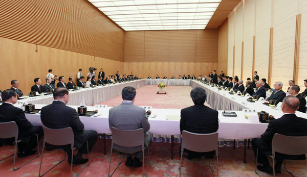 都道府県議会議長との懇談会の写真