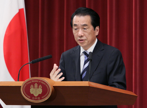 記者会見を行う菅総理の写真1