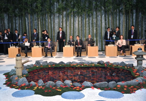 リトリート会合に臨む菅総理1