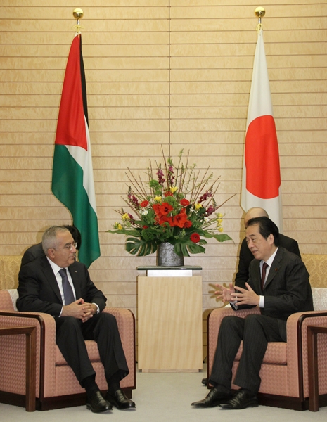 パレスチナ自治政府のファイヤード首相と会談する菅総理