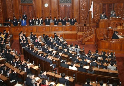 平成22年度補正予算成立1