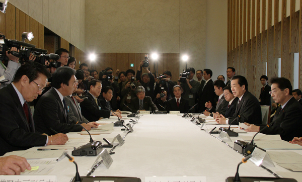 国と地方の協議であいさつする菅総理3